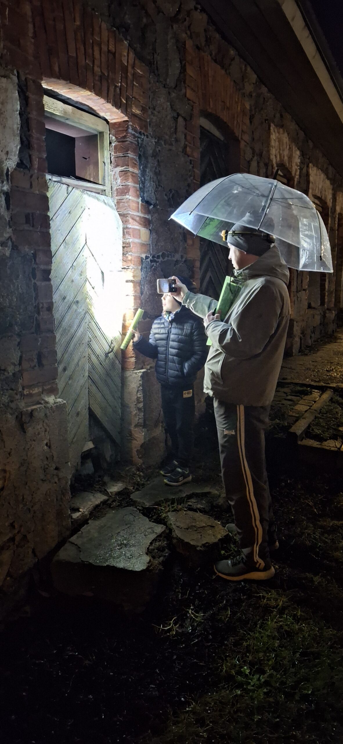 10. novembril toimus Roosna-Alliku Põhikoolis kell 17.00 vahva perematk, mis oli pühendatud äsja tähistatud isadepäevale. Ürituse eesmärk oli pakkuda peredele v